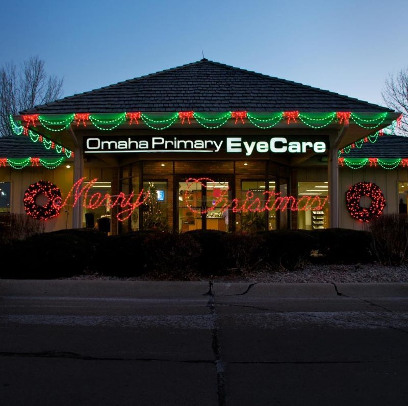 LED Garland and Bow Christmas House Display